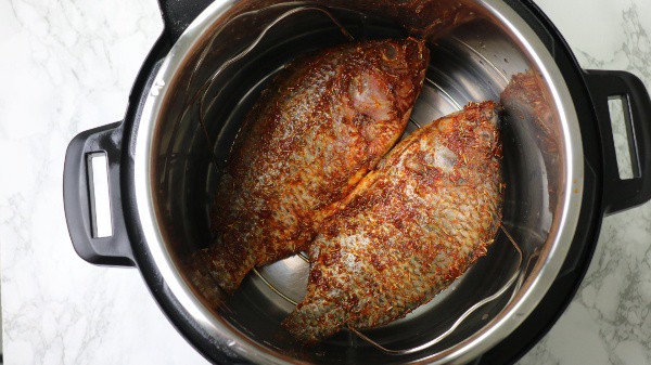 fish on trivet inside instant pot