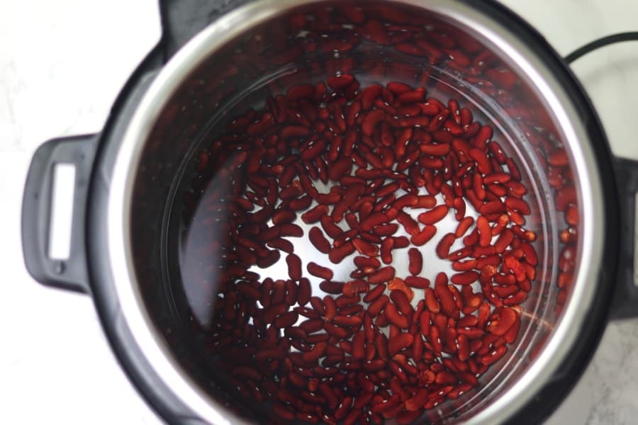 red kidney beans, salt and water in instant pot
