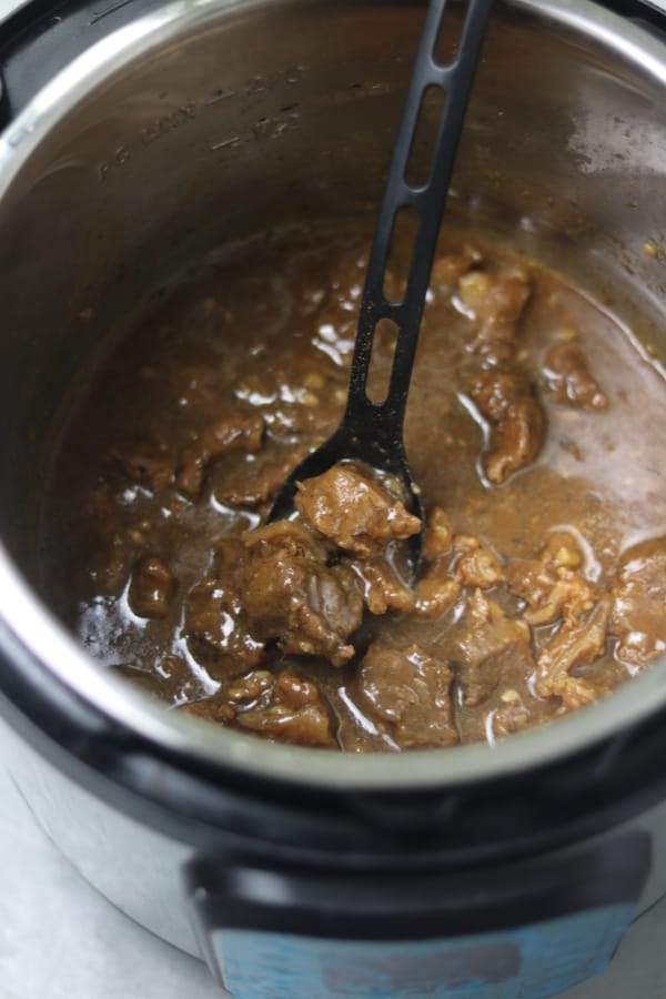 beef tips in gravy inside instant pot