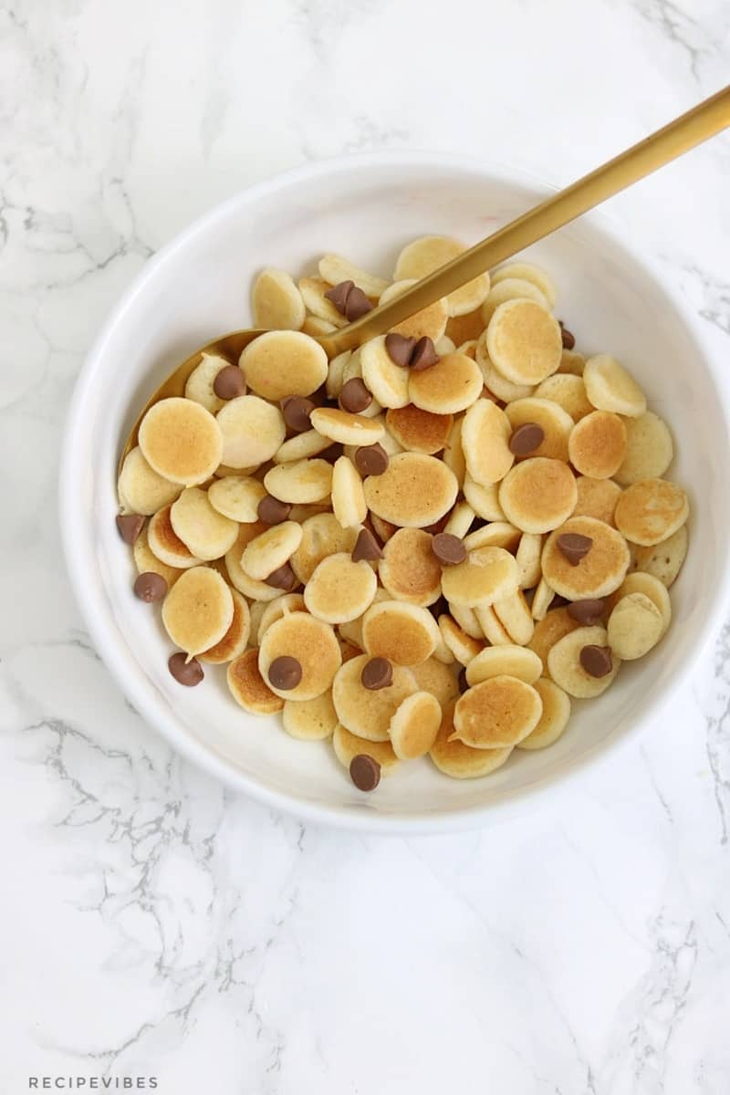 cereal pancake (mini pancakes) topped with chocolate chips