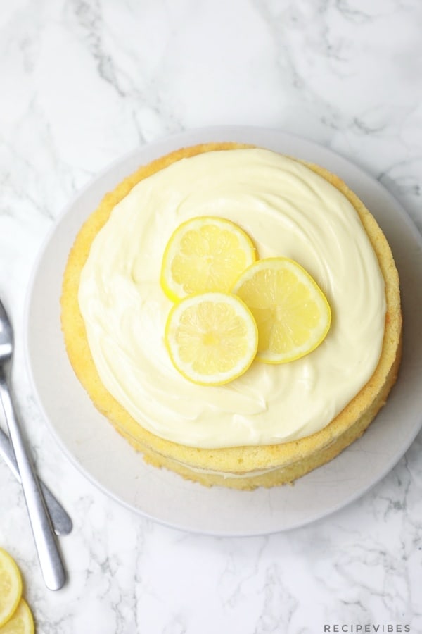 The icing used on a lemon cake.