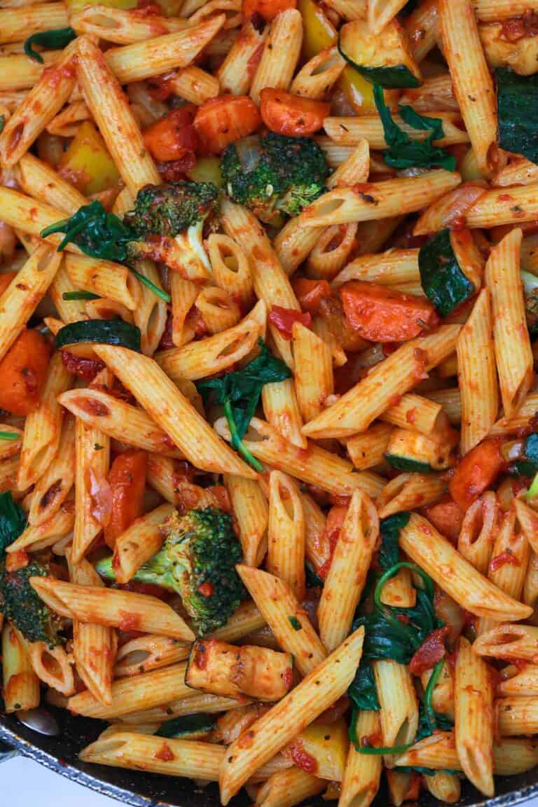 veggie pasta in a skillet bold picture.